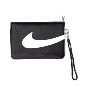 NWT NIKE WRISTLET